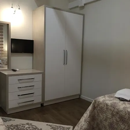 Crescent Twins -white