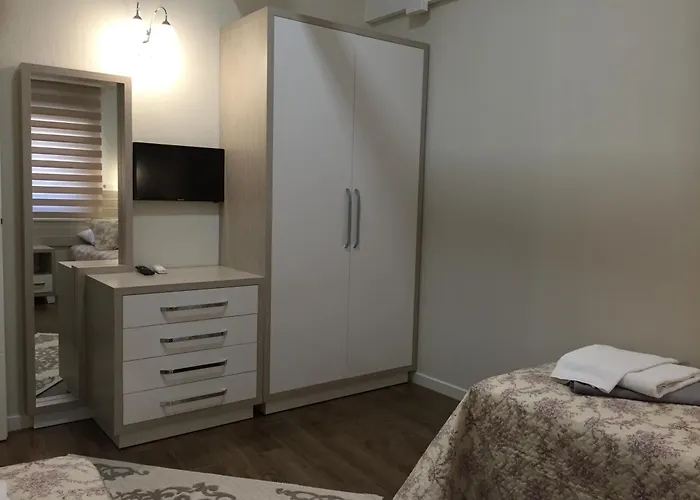 Crescent Twins -white