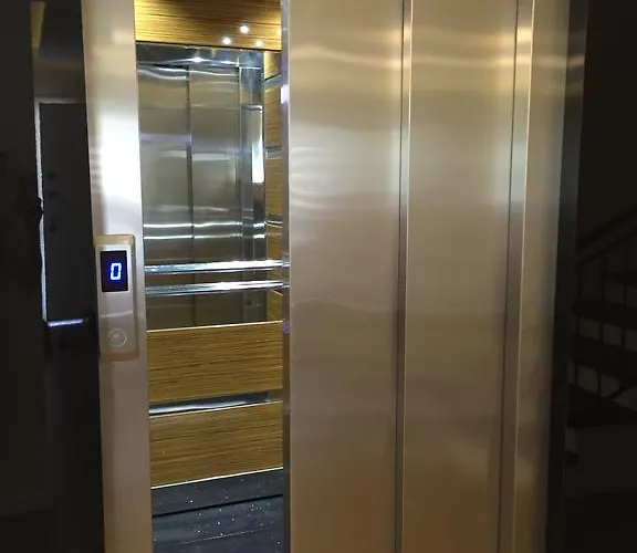 Crescent Twins -white Villa *