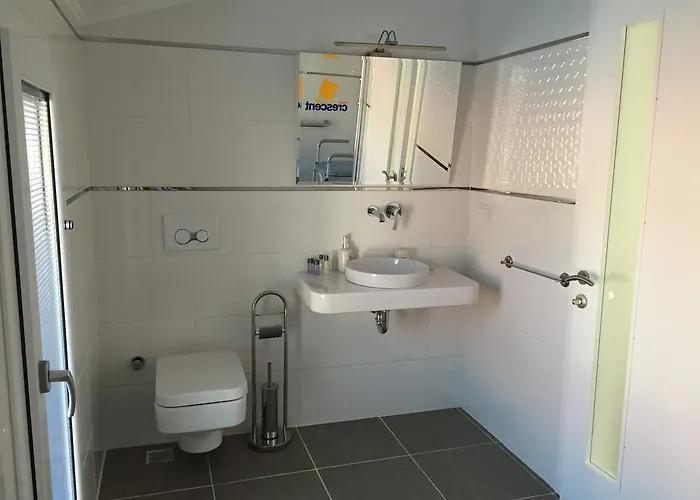 Crescent Twins -white Villa *