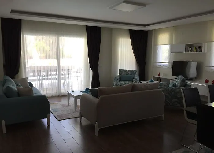 Crescent Twins -white Villa *