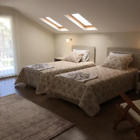 Crescent Twins -white *