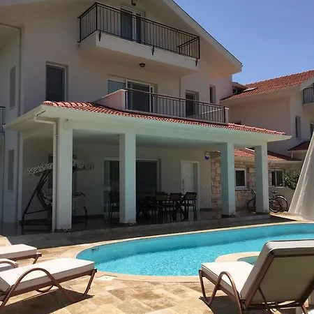 Villa Crescent Twins -white