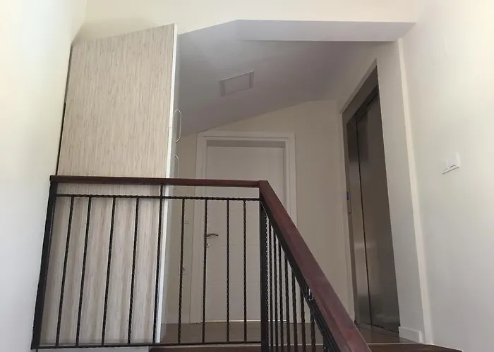 Villa Crescent Twins -white