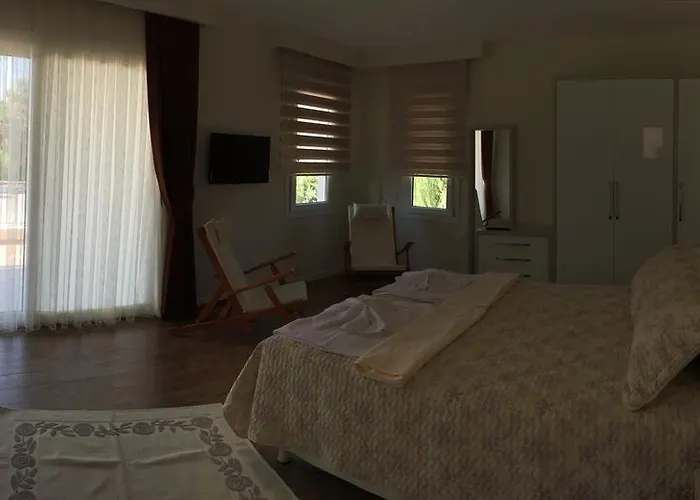 Crescent Twins -white Villa