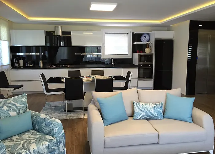 Crescent Twins -white Villa