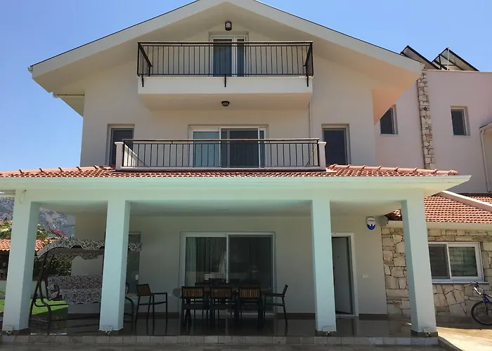 Crescent Twins -white Villa Dalyan