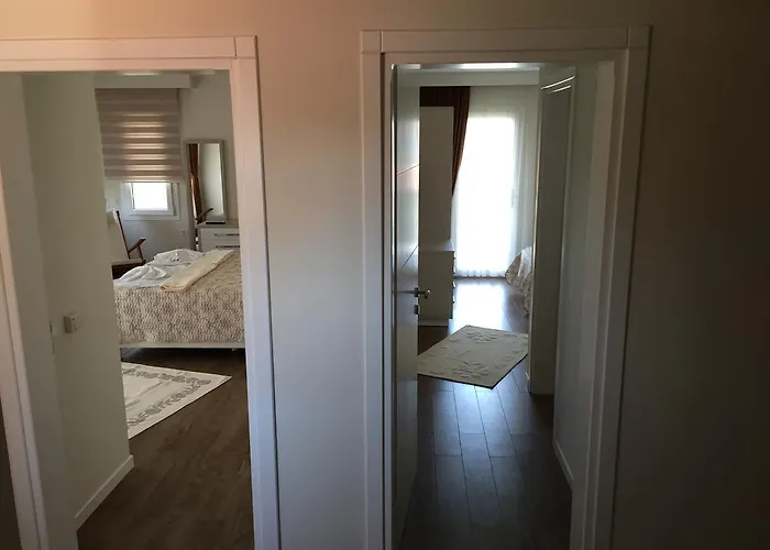 Villa Crescent Twins -white