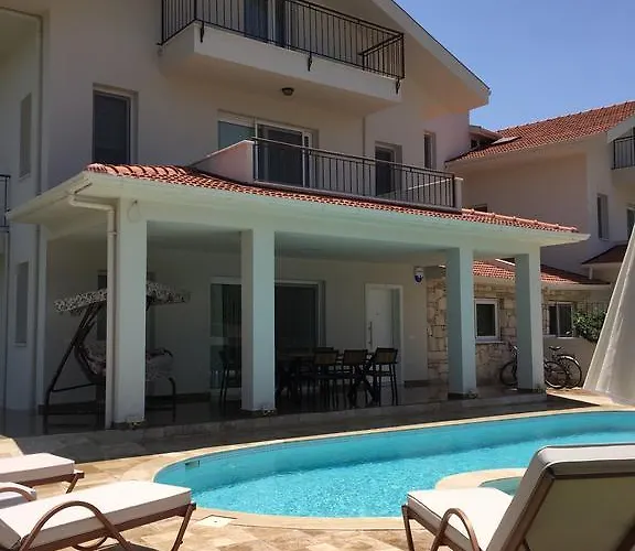 Villa Crescent Twins -white